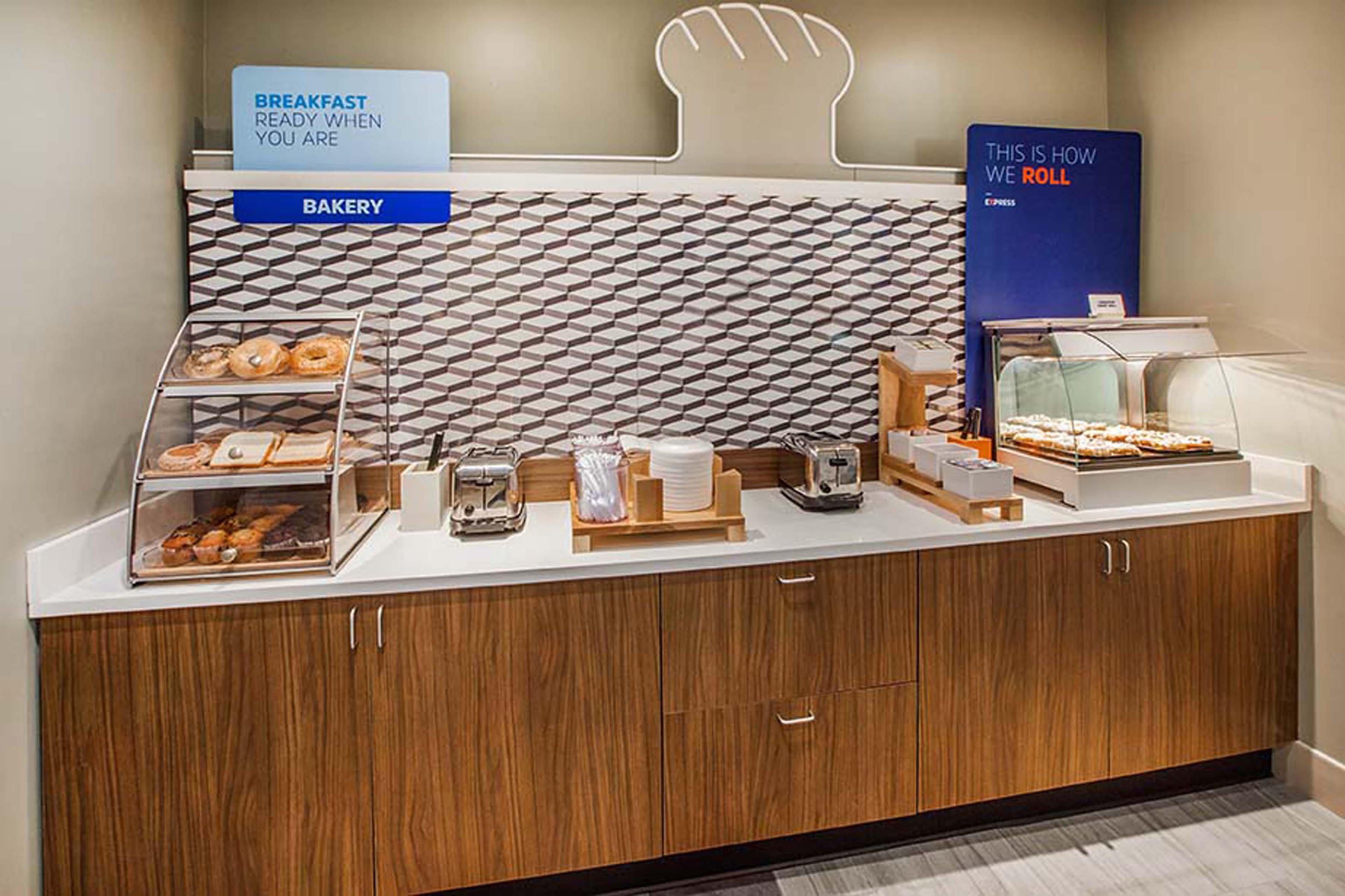 Holiday Inn Express Jamestown By Ihg Extérieur photo